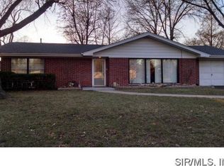 929 Kernon Dr, Belleville, IL