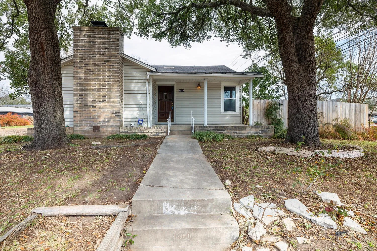 3 bed, 2.0 bath, 1400 sqft, $3,250 — Photo 1