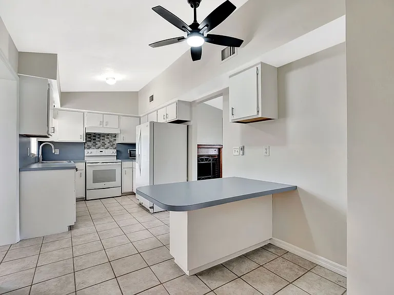 8968 SE Pine Cone Ln — Photo 16