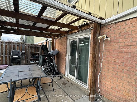 2nd image of 12 Bushwood Ct S