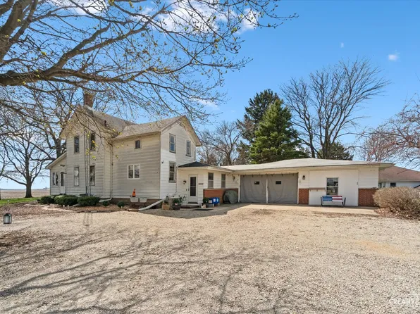 15555 McGirr Rd, Hinckley, IL 60520