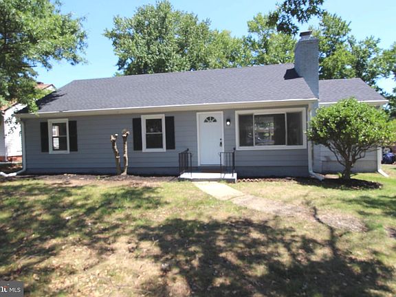 2nd image of 3916 Park Blvd