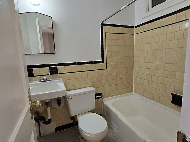 3206 E Capitol St NE — Photo 7