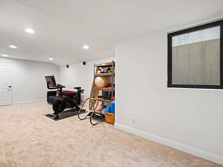 926 Duncan Ave — Photo 63