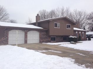 208 N River Rd, Naperville, IL 60540