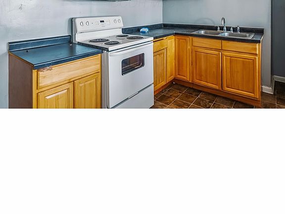 5th image of 32 Orel Ave APT 10