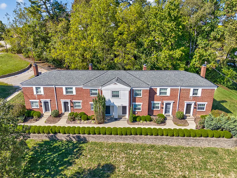 Erie Townhomes Exterior