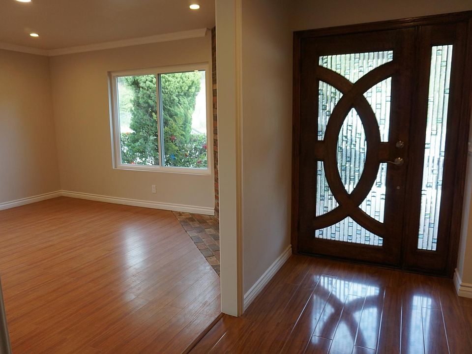 1st image of 415 Harvey Dr