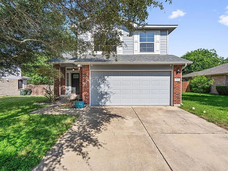 1713 Darjeeling Dr — Photo 1