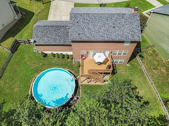 2nd image of 9112 Robinwood Ln