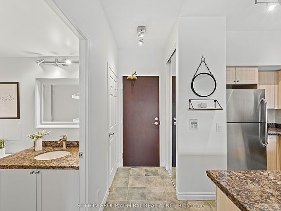 2nd image of 51 Lower Simcoe St #210