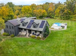 1 Paradise Pl, Ellington, CT 06029