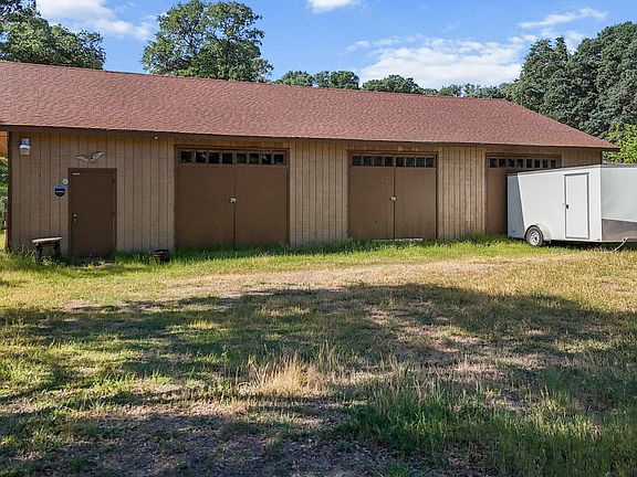 3rd image of 21445 Wilcox Rd