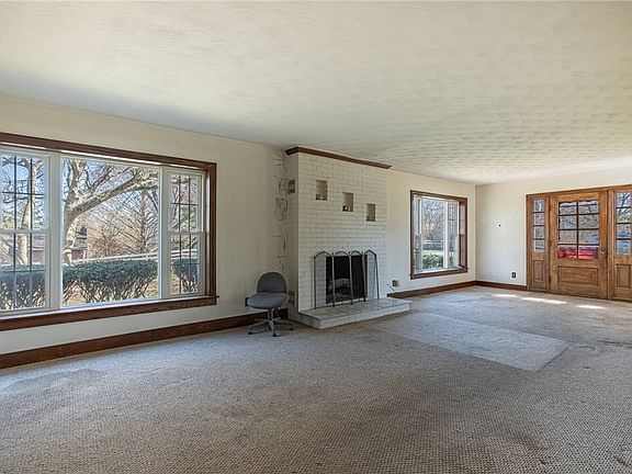 2nd image of 6885 Garber Rd