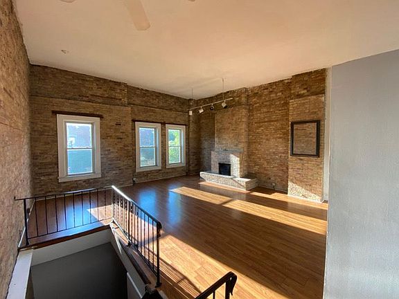 2nd image of 2218 N Sedgwick St #3