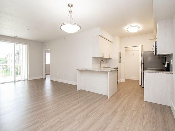 5th image of 3800 Davie Road Ext #3108