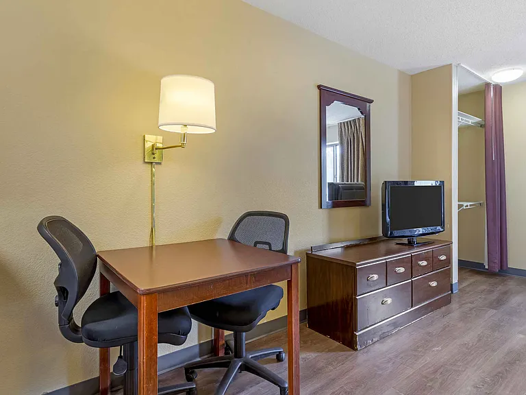 Studio Suite - 2 Full Beds