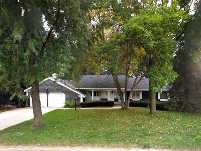 1350 Belmont Dr, Woodbury, MN, 55125