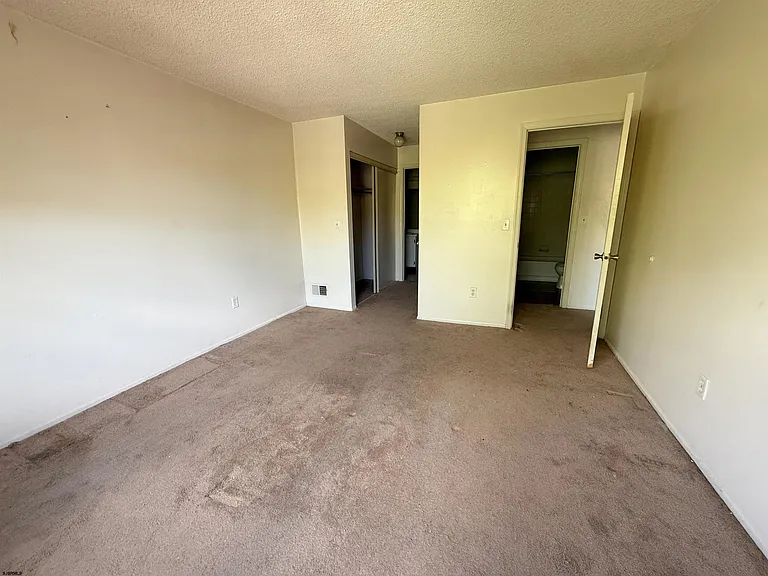 81 Colonial Ct #81 — Photo 10