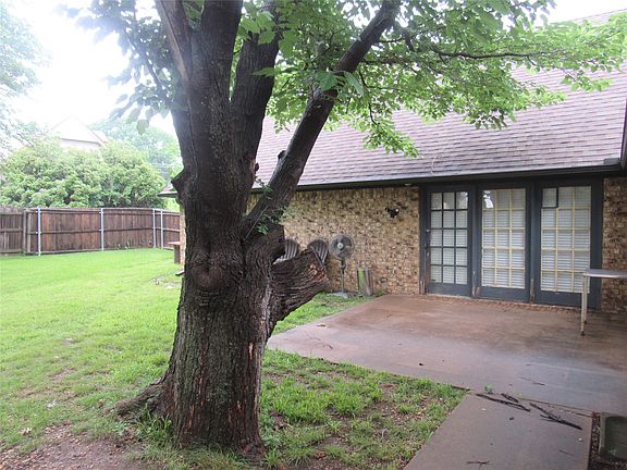 5th image of 720 Blanton Dr