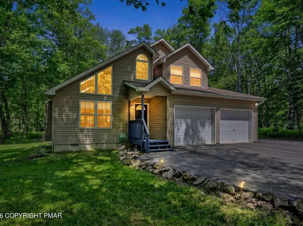 125 Cardinal Ln, Pocono Lake, PA 18347
