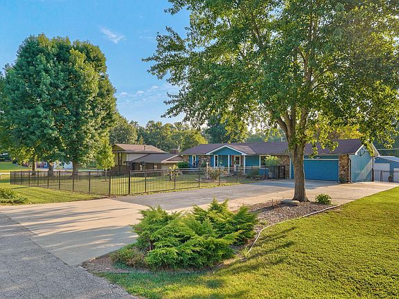 2nd image of 4922 S Palmer Avenue