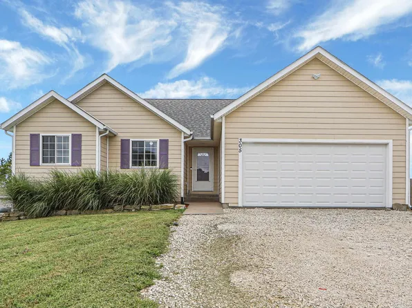 305 W Rock Creek Dr, Westmoreland, KS 66549