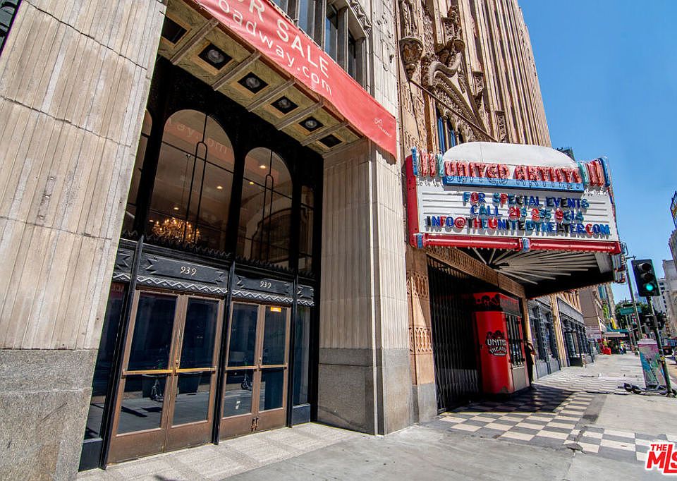 1st image of 939 S Broadway #314