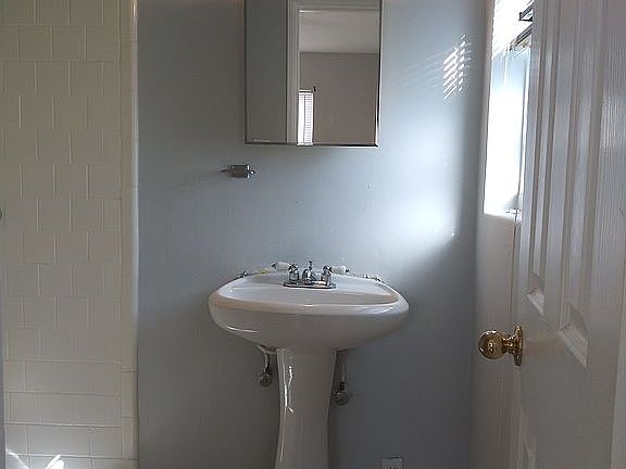 5th image of 3913 W Rogers Ave