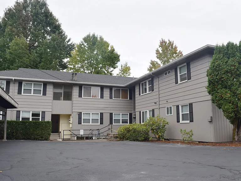 Beca Apartments — Photo 24