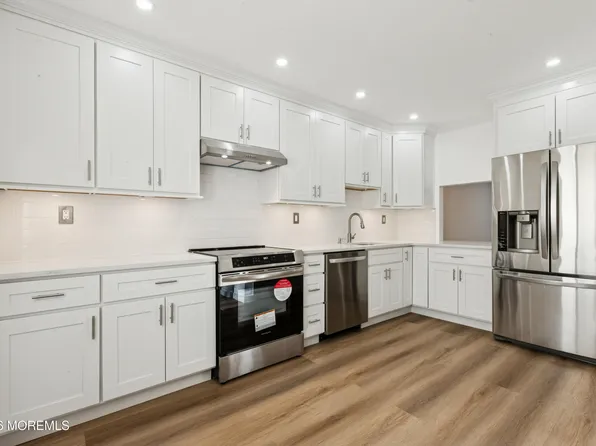 212 Covered Bridge Boulevard #D, Manalapan, NJ 07726