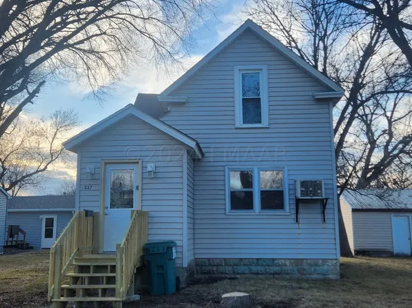 227 11th St N, Breckenridge, MN 56520