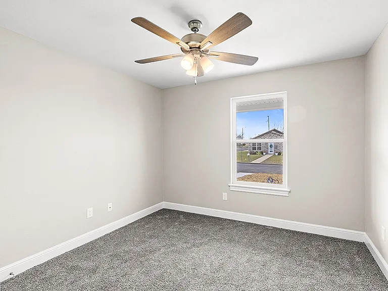 2331 S Willard Ave — Photo 9