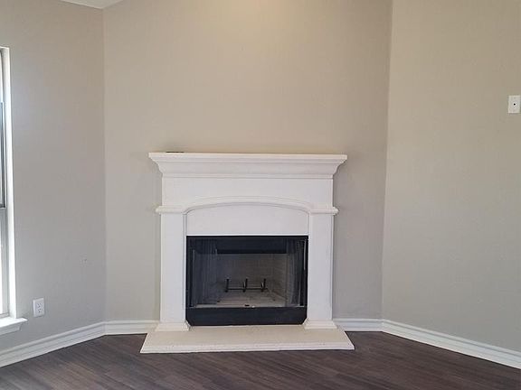 5th image of 1930 Lamplighter Ln
