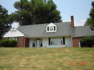 819 Ridgecrest Dr NE, Lenoir, NC 28645