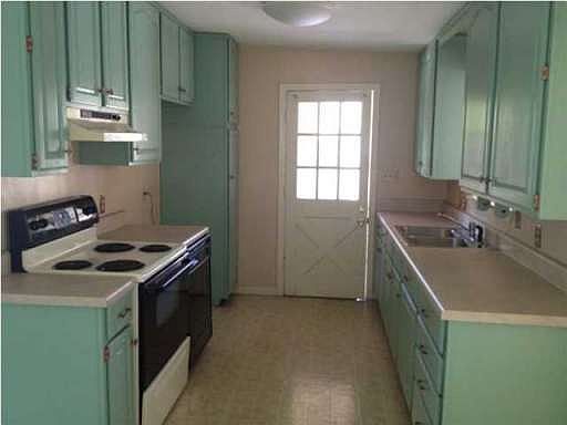 2nd image of 3845 Winona Dr