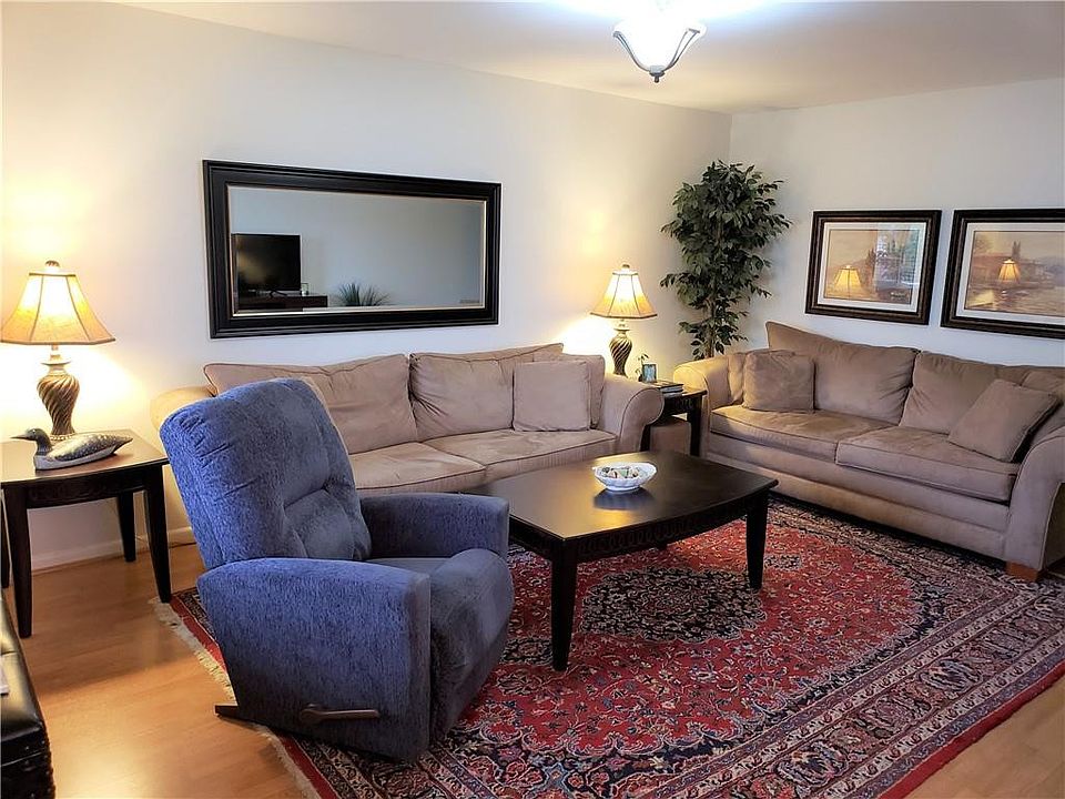 1st image of 185 Markham I #185