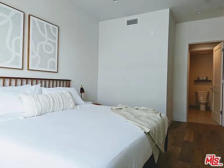 3726 Kelton Ave #202 — Photo 12