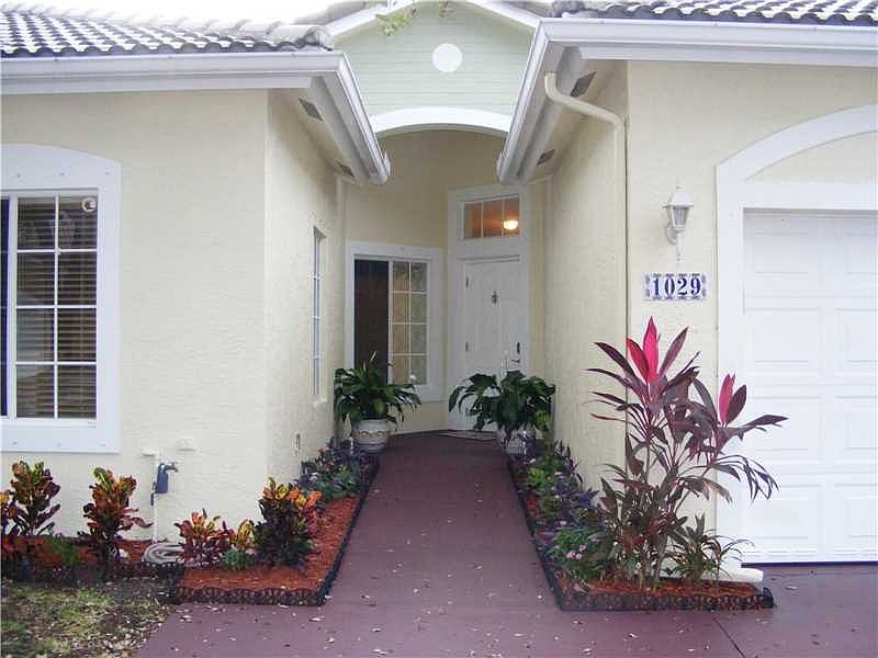 1st image of 1029 SW 42nd Ter #1029