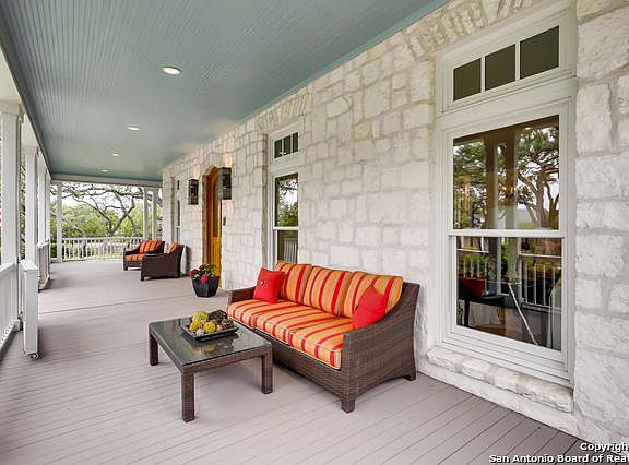 3rd image of 2 Camden Oaks