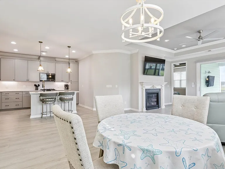 220 Landshark Blvd — Photo 18