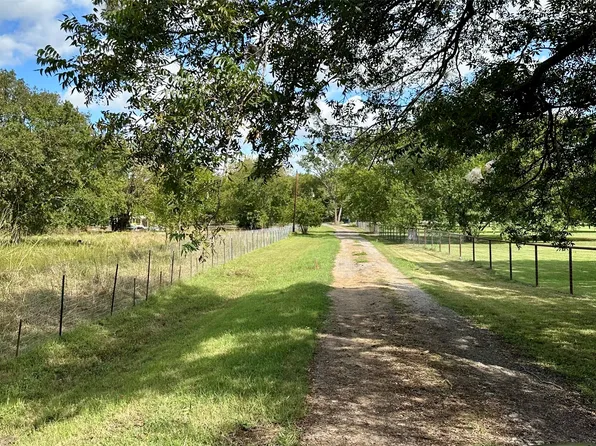 1662 County Road 5035, Leonard, TX 75452