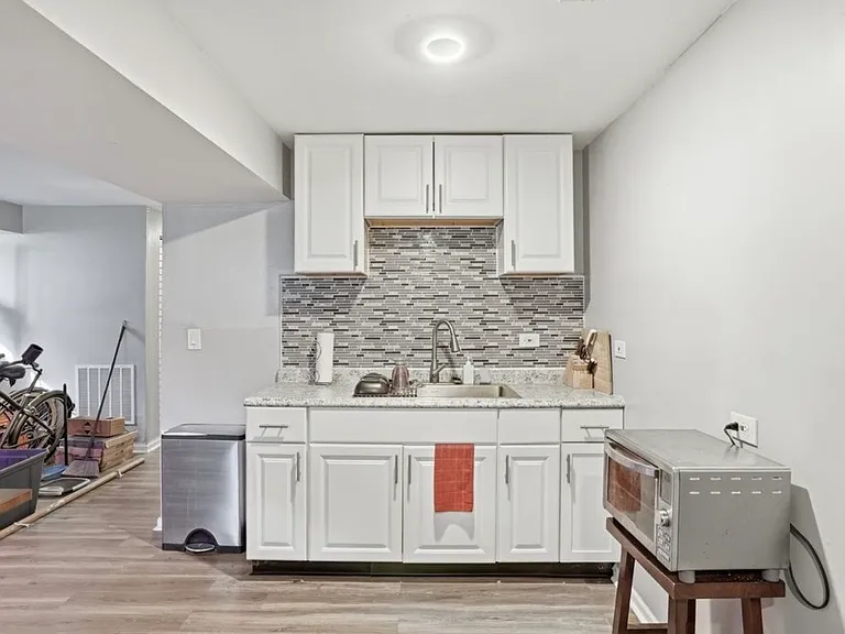 3248 W Maypole Ave #1B — Photo 2