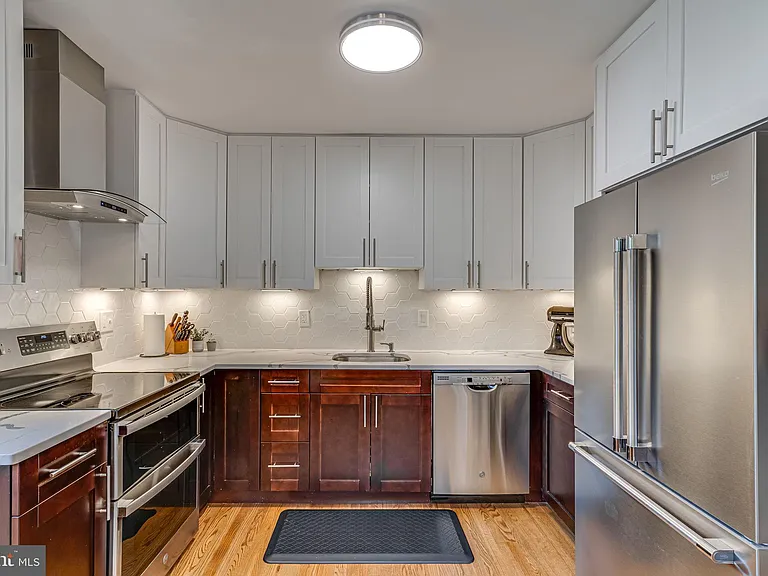 3 Groves Ave — Photo 13