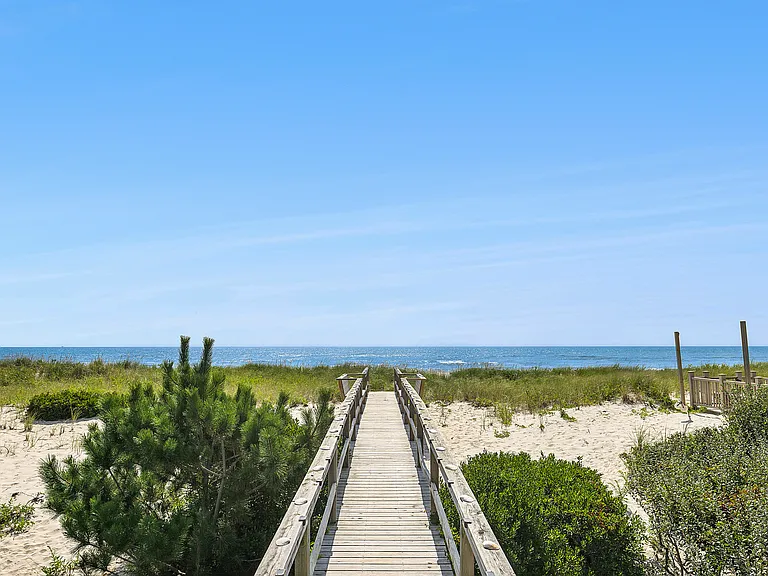 829 Dune Rd — Photo 9