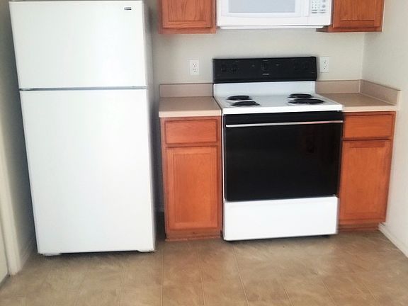 2nd image of 313 Creek St APT B