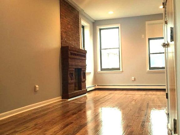 3rd image of 650 1st St APT 3