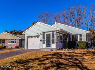 49 Sunflower Ln, Toms River, NJ