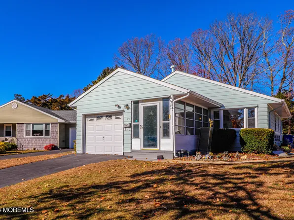 49 Sunflower Lane, Toms River, NJ 08755