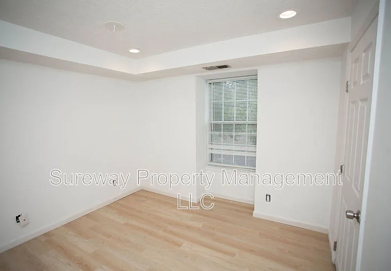 142 Kenwood Dr — Photo 21